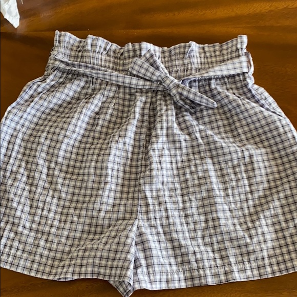 Urban Outfitters high waisted shorts - Picture 1 of 3